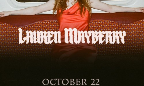 Lauren Mayberry: la songwriter scozzese, voce dei Chvrches, al suo debutto da solista il 22 ottobre al Circolo Magnolia di Milano